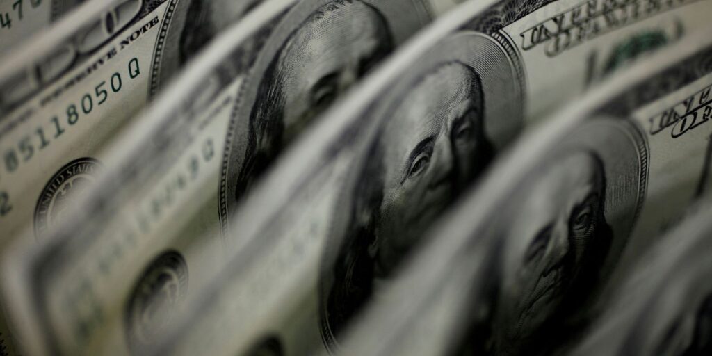 Dólar sobe para R$ 5,24 após indicação de Trump ao BC dos EUA dolar-sobe-para-r$-5,24-apos-indicacao-de-trump-ao-bc-dos-eua
