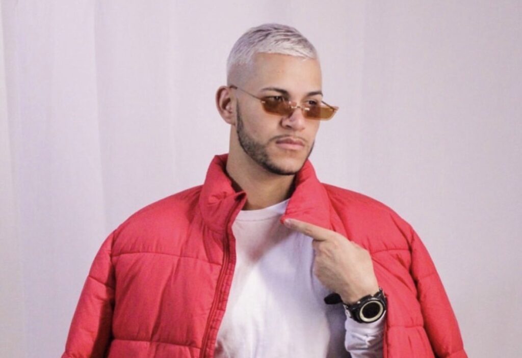 Ariel Julio: da Maré para o mundo, levando alegria, funk e liberdade