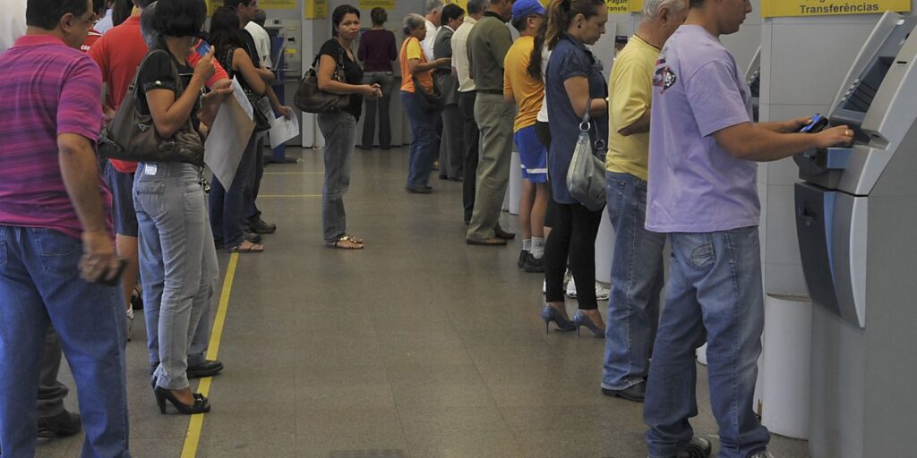 Veja como checar dados oficiais sobre a saúde financeira do seu banco veja-como-checar-dados-oficiais-sobre-a-saude-financeira-do-seu-banco