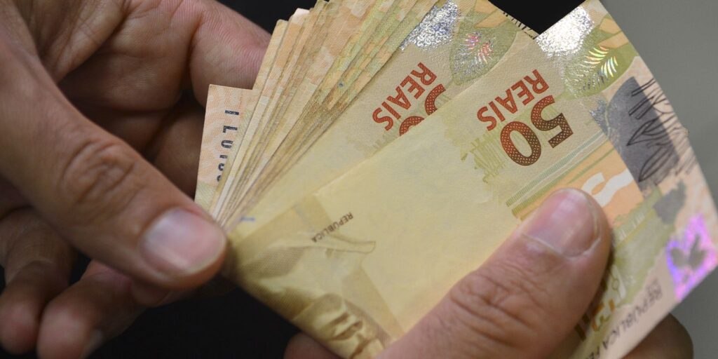 IR zero para quem ganha até R$ 5 mil vale a partir deste mês ir-zero-para-quem-ganha-ate-r$-5-mil-vale-a-partir-deste-mes