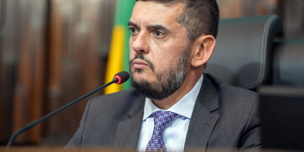 Afastado da presidência pelo STF, Bacellar renova licença na Alerj afastado-da-presidencia-pelo-stf,-bacellar-renova-licenca-na-alerj