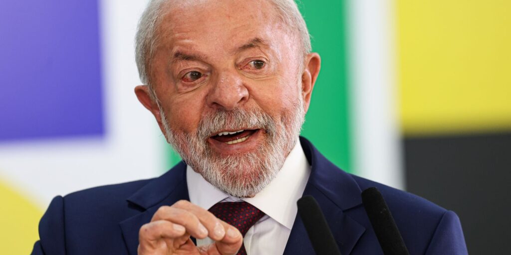 Lula volta a defender mandato para ministros do STF lula-volta-a-defender-mandato-para-ministros-do-stf