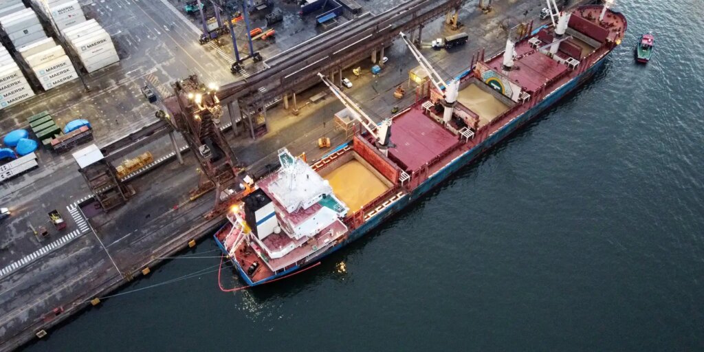 exportacoes-aos-eua-caem-25,5%-em-janeiro,-mas-vendas-a-china-sobem