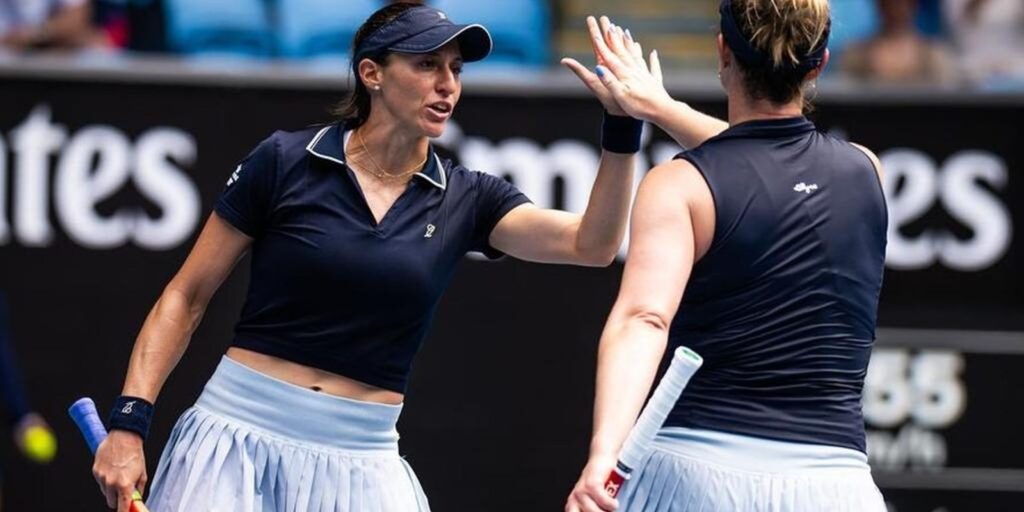 Dupla de Stefani vence 2º jogo e vai às quartas do WTA 1000 de Doha dupla-de-stefani-vence-2o-jogo-e-vai-as-quartas-do-wta-1000-de-doha