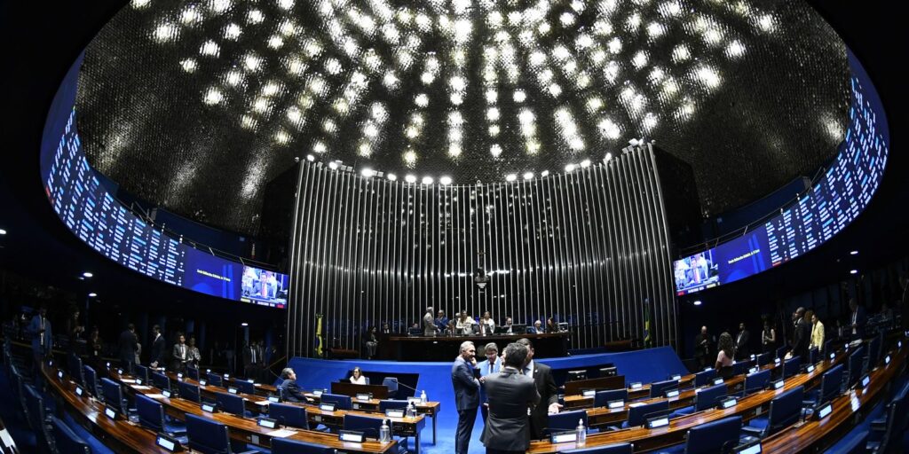 Senado aprova regras mais duras para condenados por morte de policiais senado-aprova-regras-mais-duras-para-condenados-por-morte-de-policiais