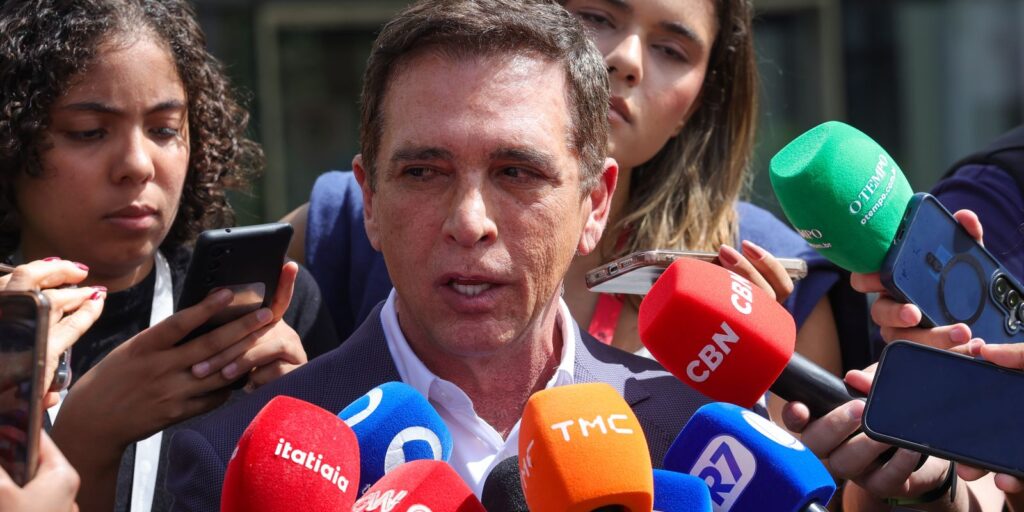 Jair Bolsonaro tem alta hospitalar; ex-presidente já está em casa jair-bolsonaro-tem-alta-hospitalar;-ex-presidente-ja-esta-em-casa
