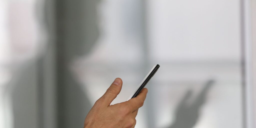 Celular Seguro vai monitorar aparelhos roubados em tempo real celular-seguro-vai-monitorar-aparelhos-roubados-em-tempo-real