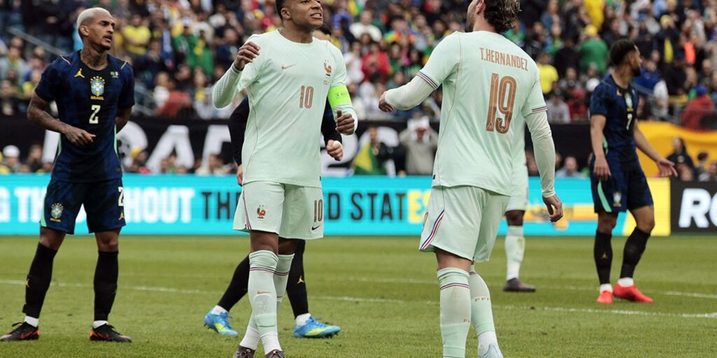 França assume liderança do ranking da Fifa; Brasil cai para 6ª posição franca-assume-lideranca-do-ranking-da-fifa;-brasil-cai-para-6a-posicao