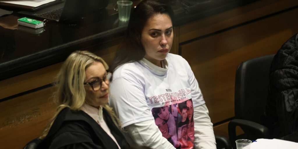 Monique Medeiros se entrega à polícia e volta a ser presa monique-medeiros-se-entrega-a-policia-e-volta-a-ser-presa