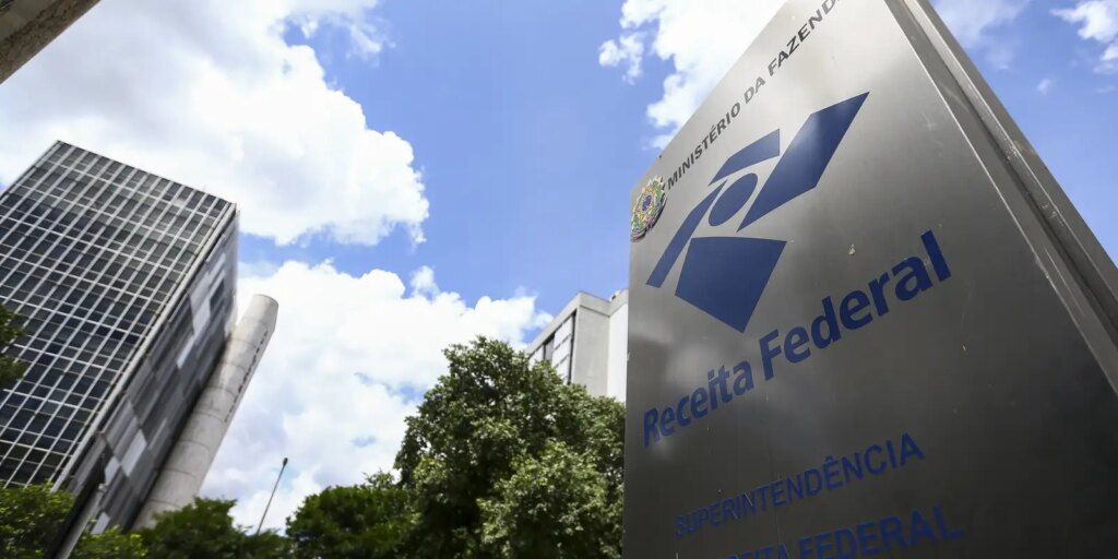 Arrecadação federal bate recorde com R$ 229,2 bilhões em março arrecadacao-federal-bate-recorde-com-r$-229,2-bilhoes-em-marco