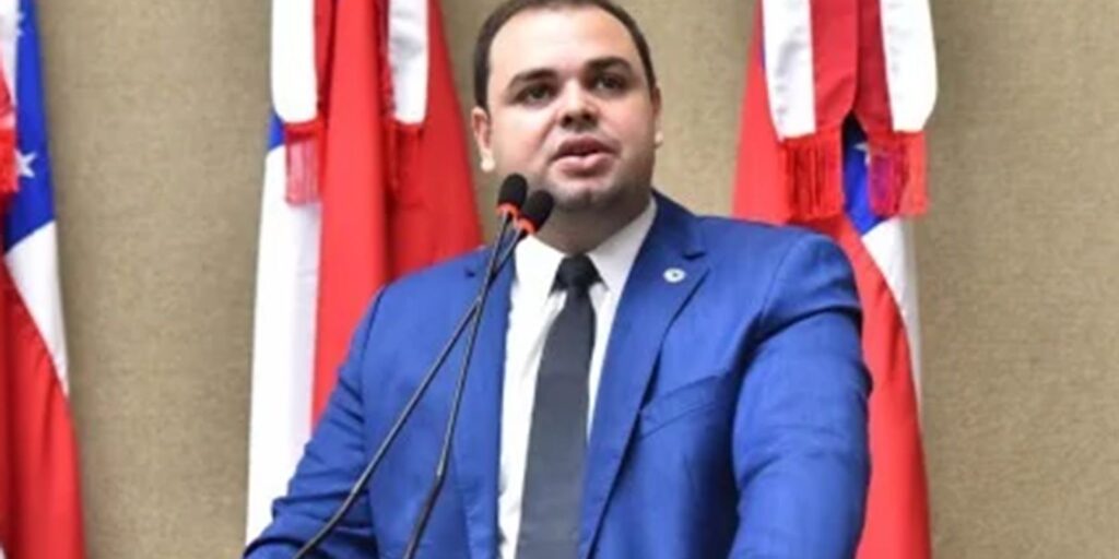 Roberto Cidade é eleito governador do Amazonas em eleição indireta roberto-cidade-e-eleito-governador-do-amazonas-em-eleicao-indireta