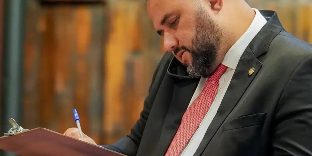 PF encontra mensagens de violência em celular de deputado preso no RJ pf-encontra-mensagens-de-violencia-em-celular-de-deputado-preso-no-rj