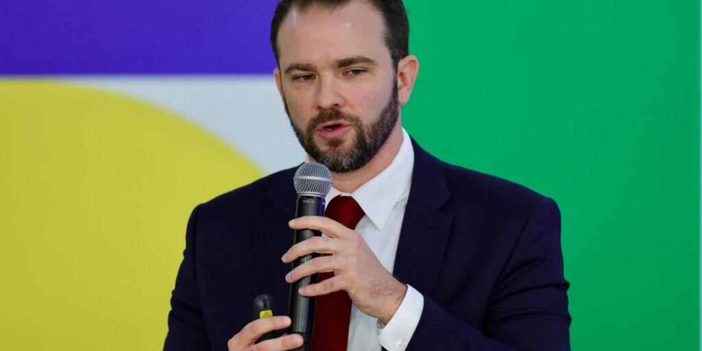 Desenrola 2.0 renegocia quase R$ 1 bilhão em dívidas, diz Durigan desenrola-2.0-renegocia-quase-r$-1-bilhao-em-dividas,-diz-durigan