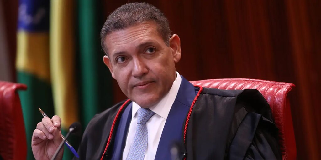 Nunes Marques toma posse na presidência do TSE e vai comandar eleições nunes-marques-toma-posse-na-presidencia-do-tse-e-vai-comandar-eleicoes