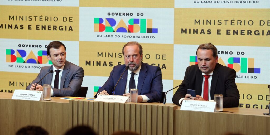 Governo cria subsídio de até R$ 0,89 para segurar preço da gasolina governo-cria-subsidio-de-ate-r$-0,89-para-segurar-preco-da-gasolina