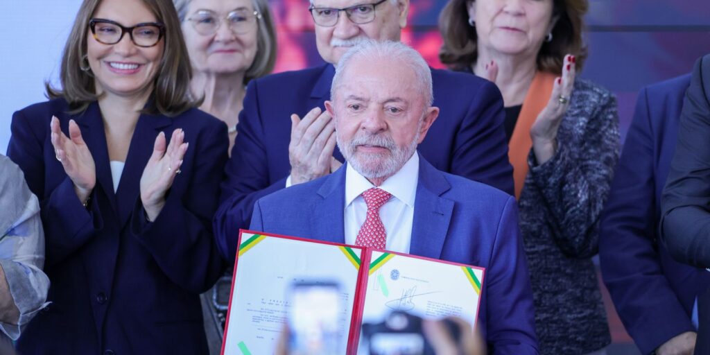 Lula sanciona lei que cria Cadastro Nacional de Agressores de mulheres lula-sanciona-lei-que-cria-cadastro-nacional-de-agressores-de-mulheres