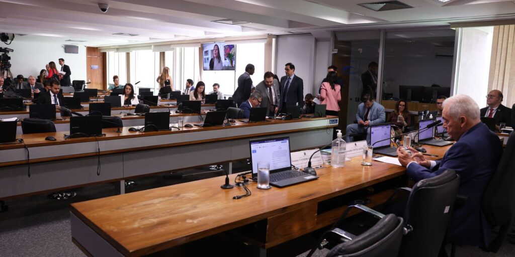 pedido-de-vista-adia-votacao-de-autonomia-financeira-do-banco-central