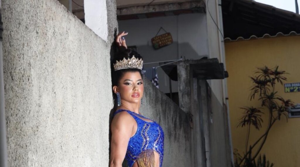 Grazi Xavier é a nova rainha de bateria da Unidos da Ponte