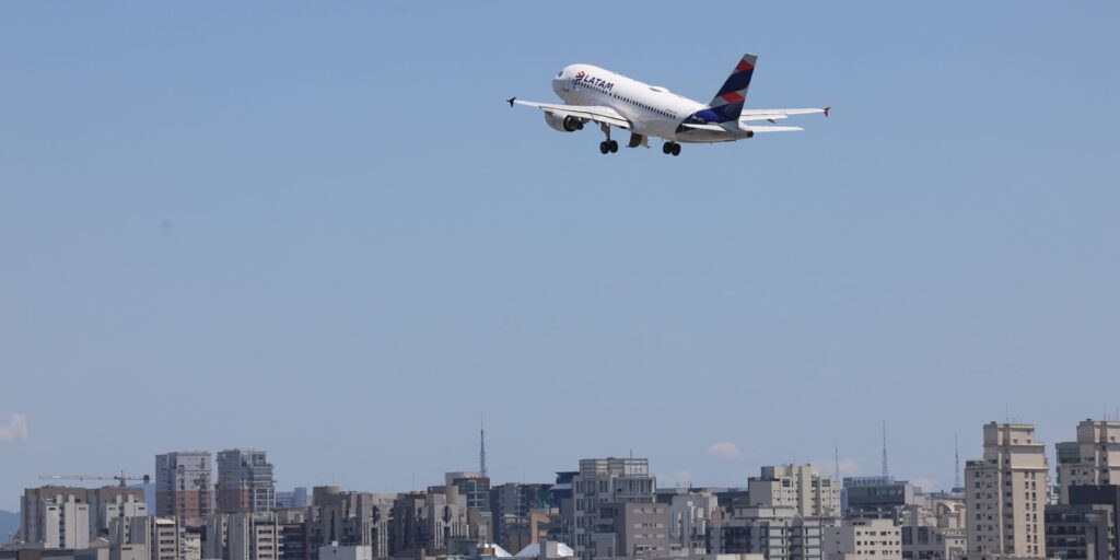 Petrobras reduz preço do querosene de aviação em 14,2% petrobras-reduz-preco-do-querosene-de-aviacao-em-14,2%