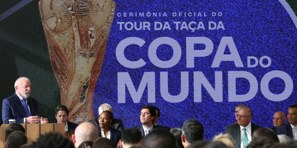 Lula sanciona lei da Copa do Mundo Feminina e reconhece pioneiras lula-sanciona-lei-da-copa-do-mundo-feminina-e-reconhece-pioneiras