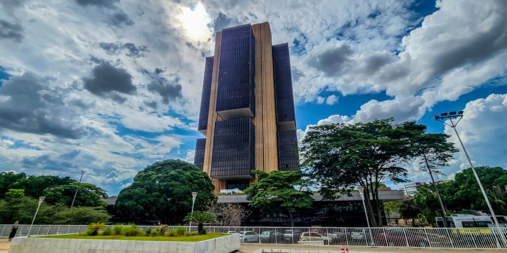 PEC no Senado facilita cooptação do Banco Central, dizem economistas pec-no-senado-facilita-cooptacao-do-banco-central,-dizem-economistas