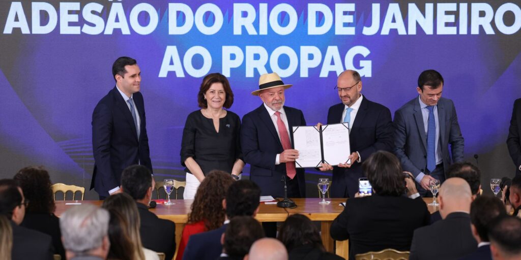 Novo acordo com a União reduz dívida do estado do RJ em R$ 40 bilhões novo-acordo-com-a-uniao reduz-divida-do-estado-do-rj-em-r$-40-bilhoes