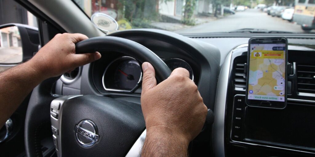 motoristas-de-app-tem-maior-risco-de-endividamento,-alerta-tst