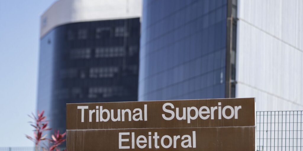 TSE mantém decisão que cassou mandato de ex-governador de Roraima tse-mantem-decisao-que-cassou-mandato-de-ex-governador-de-roraima