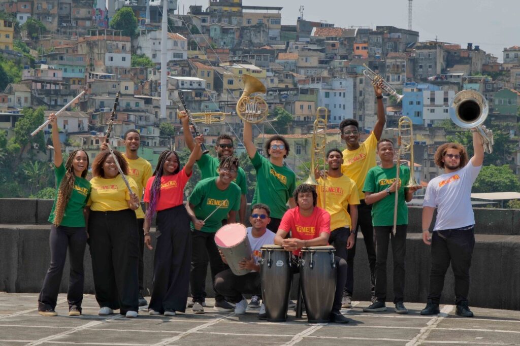 Favela Orquestra e Coro Juvenil do Rio celebram a ancestralidade africana em concerto no Teatro TotalEnergies