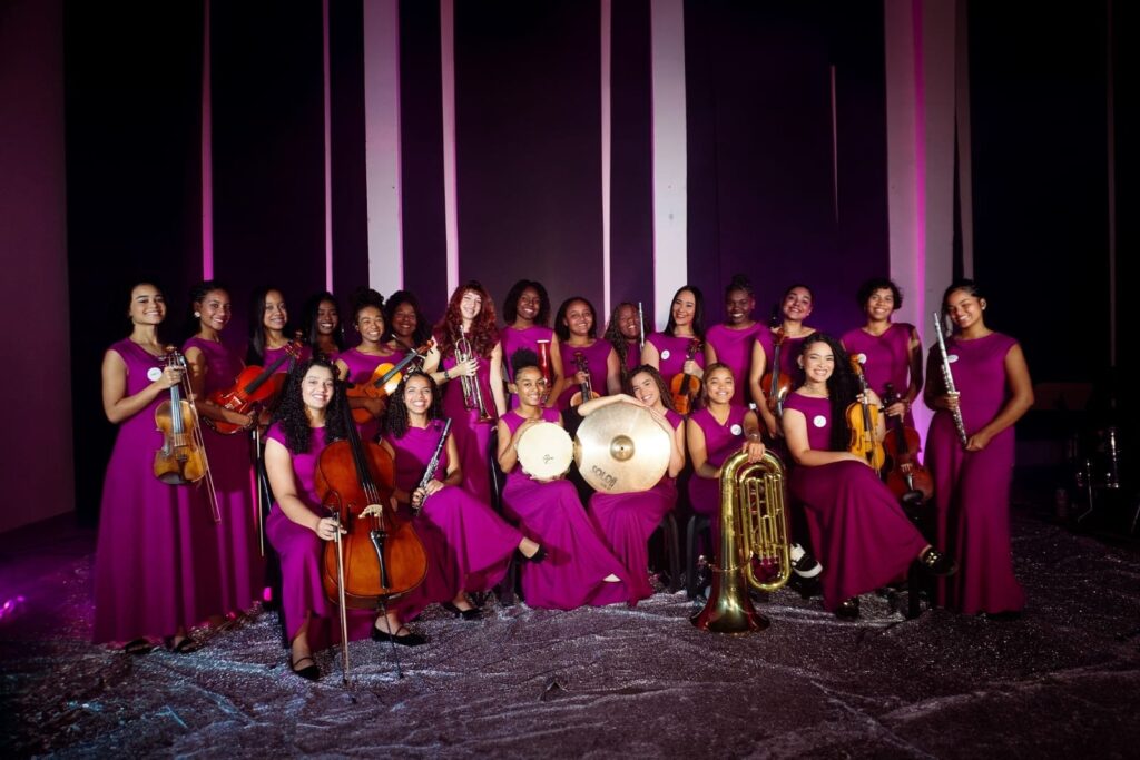 Orquestra formada por jovens de 16 a 22 anos homenageia Michael Jackson no Theatro Municipal