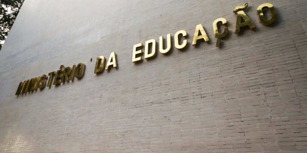 Governadora do Ceará será nova secretária executiva do MEC governadora-do-ceara-sera-nova-secretaria-executiva-do-mec