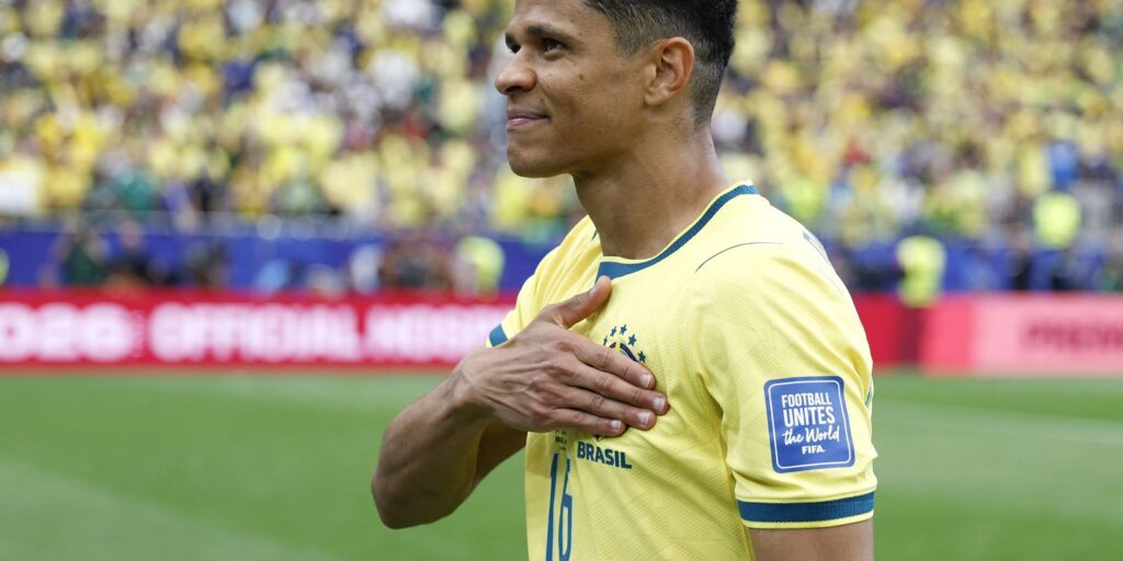 Douglas Santos traz vivência do ouro olímpico para buscar o hexa douglas-santos-traz-vivencia-do-ouro-olimpico-para-buscar-o-hexa