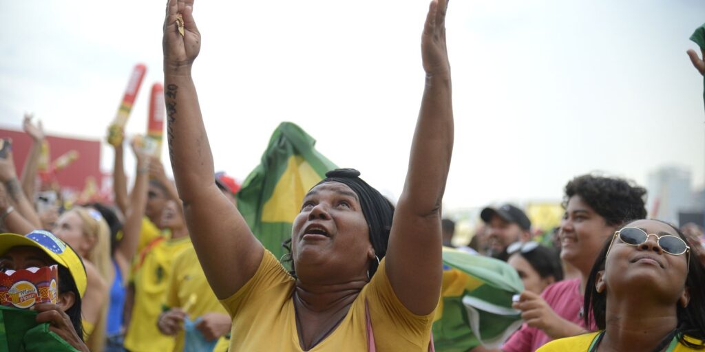 PM reforça a segurança em pontos de concentração de torcedores no Rio pm-reforca-a-seguranca-em-pontos-de-concentracao-de-torcedores-no-rio
