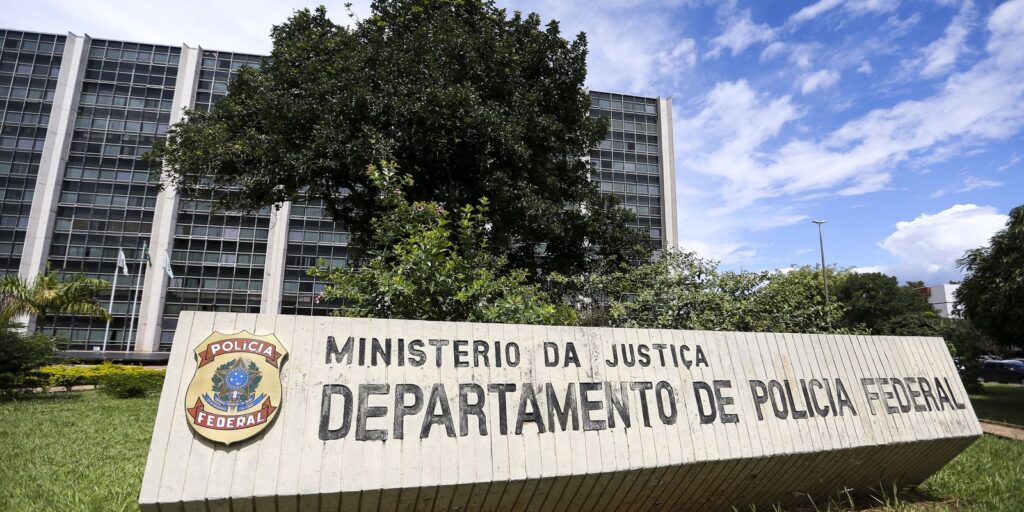 PF mira empresário suspeito de intimidar jornalistas no caso Master pf-mira-empresario-suspeito-de-intimidar-jornalistas-no-caso-master