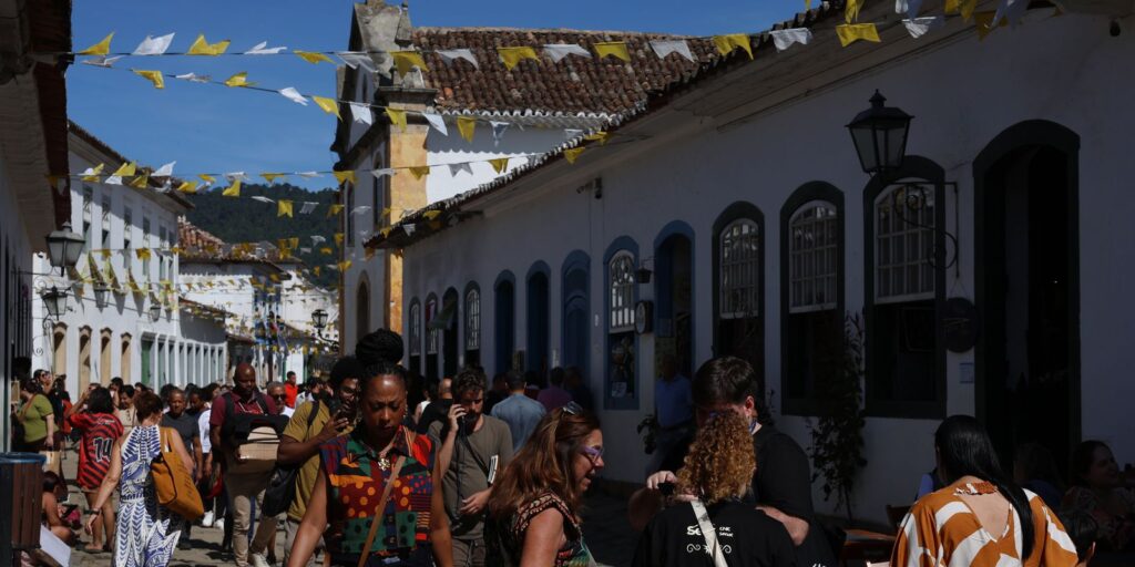 Festa Literária Internacional de Paraty vai até próximo domingo festa-literaria-internacional-de-paraty-vai-ate-proximo-domingo
