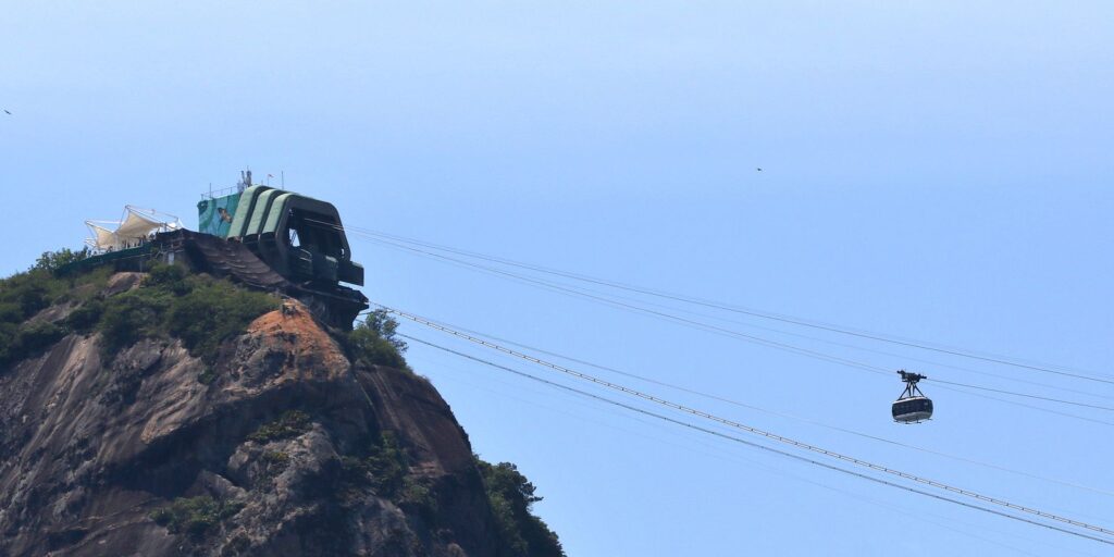 Justiça mantém suspensão de obras de tirolesa no Pão de Açúcar justica-mantem-suspensao-de-obras-de-tirolesa-no-pao-de-acucar