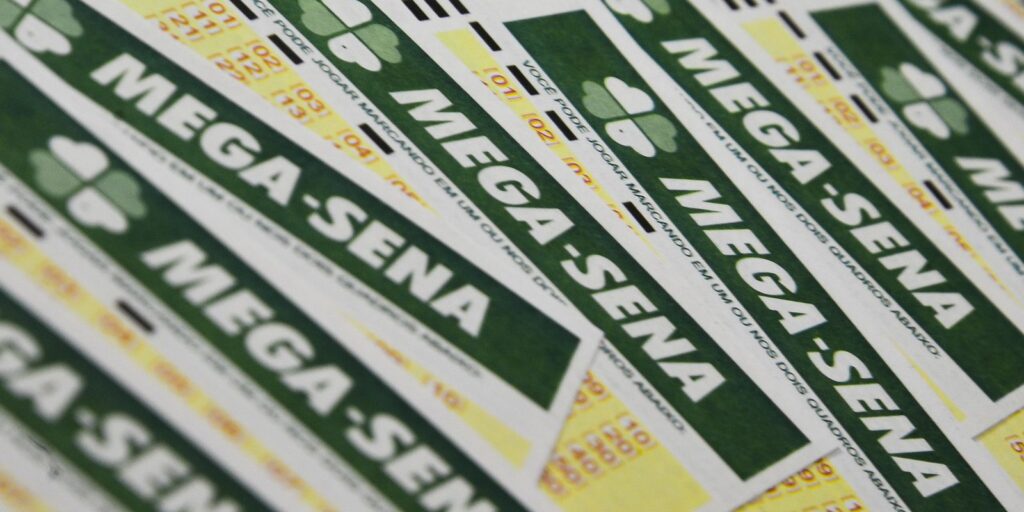 Ninguém acerta Mega-Sena; prêmio acumula para R$ 165 milhões ninguem-acerta-mega-sena;-premio-acumula-para-r$-165-milhoes