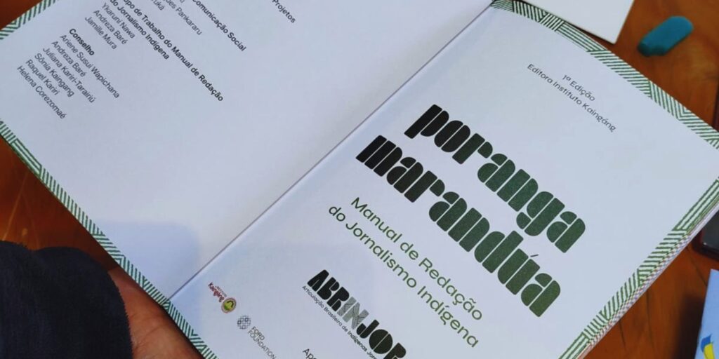 Jornalistas indígenas lançam manual para qualificar a imprensa jornalistas-indigenas-lancam-manual-para-qualificar-a-imprensa