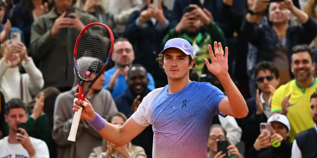 Incômodo no abdômen faz João Fonseca desistir do Masters de Cincinnati incomodo-no-abdomen-faz-joao-fonseca-desistir-do-masters-de-cincinnati