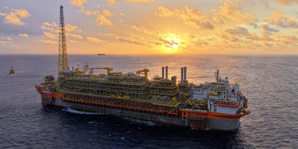 Navio-plataforma da Petrobras atinge produção máxima no pré-sal navio-plataforma-da-petrobras-atinge-producao-maxima-no-pre-sal