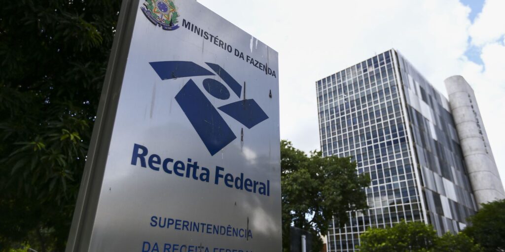 Receita arrecada R$ 3,1 bilhões com IR sobre dividendos receita-arrecada-r$-3,1-bilhoes-com-ir-sobre-dividendos