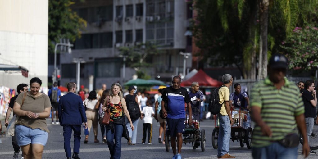 Crescimento populacional caiu para 0,37% em 2026, estima IBGE crescimento-populacional-caiu-para-0,37%-em-2026,-estima-ibge