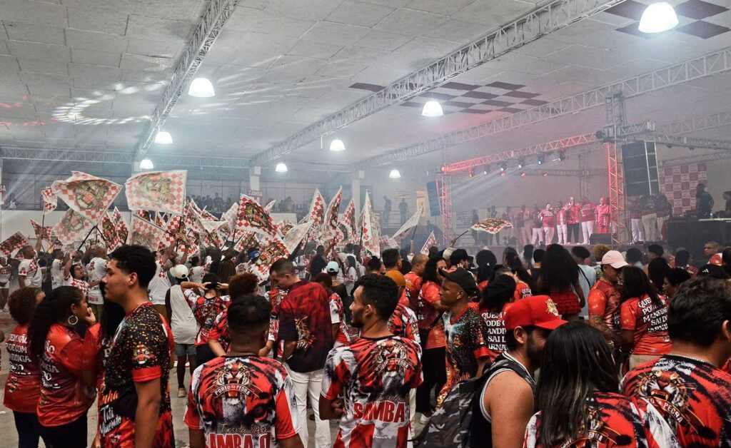 Porto da Pedra inicia disputa de sambas-enredo para o Carnaval 2027 neste sábado