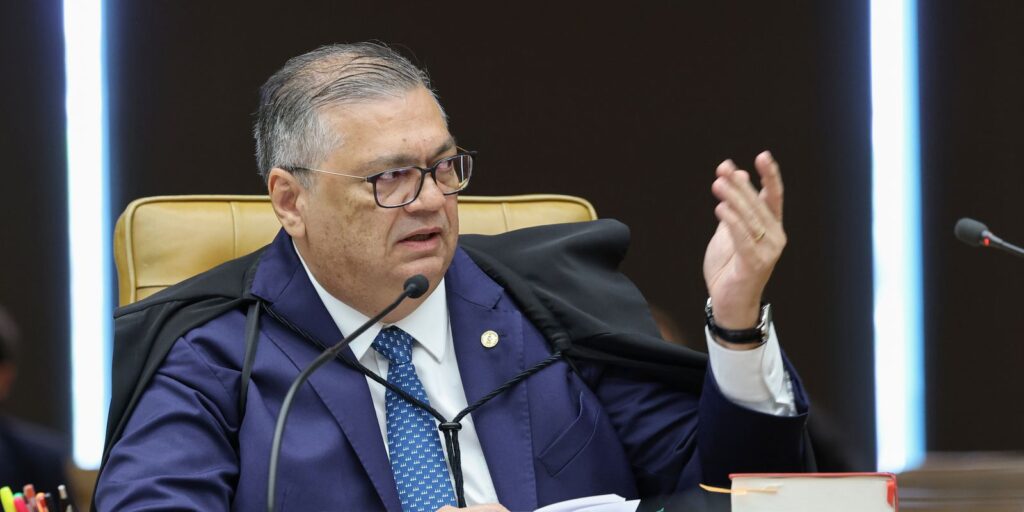 Dino e Zanin votam para julgar Moraes e Mendonça na mesma sessão dino-e-zanin-votam-para-julgar-moraes-e-mendonca-na-mesma-sessao