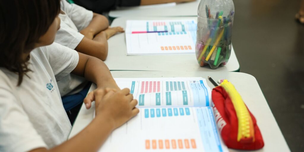 Programa de bolsas vai incentivar formação para a educação básica programa-de-bolsas-vai-incentivar-formacao-para-a-educacao-basica
