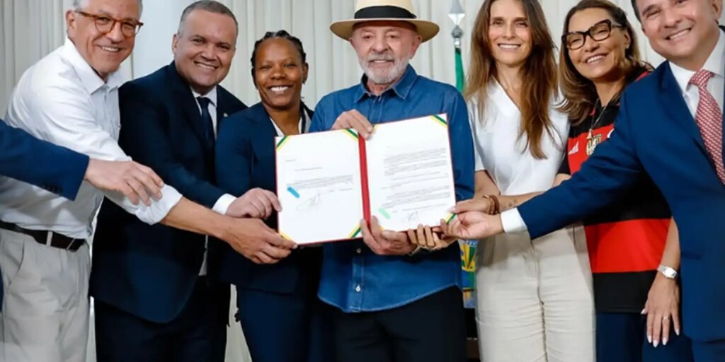 Lula sanciona lei de incentivo ao desenvolvimento do futebol feminino lula-sanciona-lei-de-incentivo-ao-desenvolvimento-do-futebol-feminino