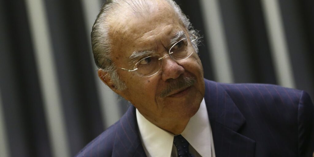 Ex-presidente José Sarney segue internado em hospital de São Paulo ex-presidente-jose-sarney-segue-internado-em-hospital-de-sao-paulo