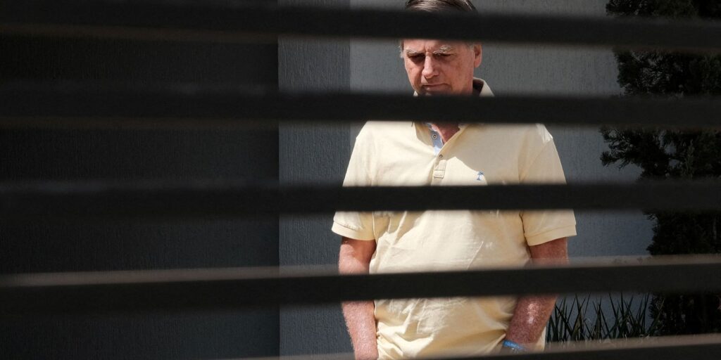 Defesa cita novos fatos e pede revisão da condenação de Bolsonaro defesa-cita-novos-fatos-e-pede-revisao-da-condenacao-de-bolsonaro