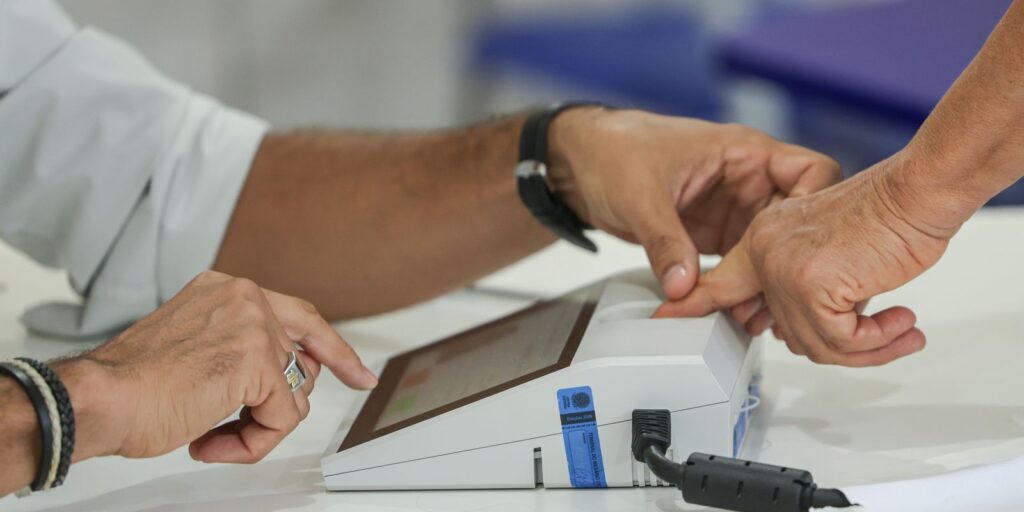 eleitores-vao-as-urnas-hoje-para-escolher-o-presidente-do-pais