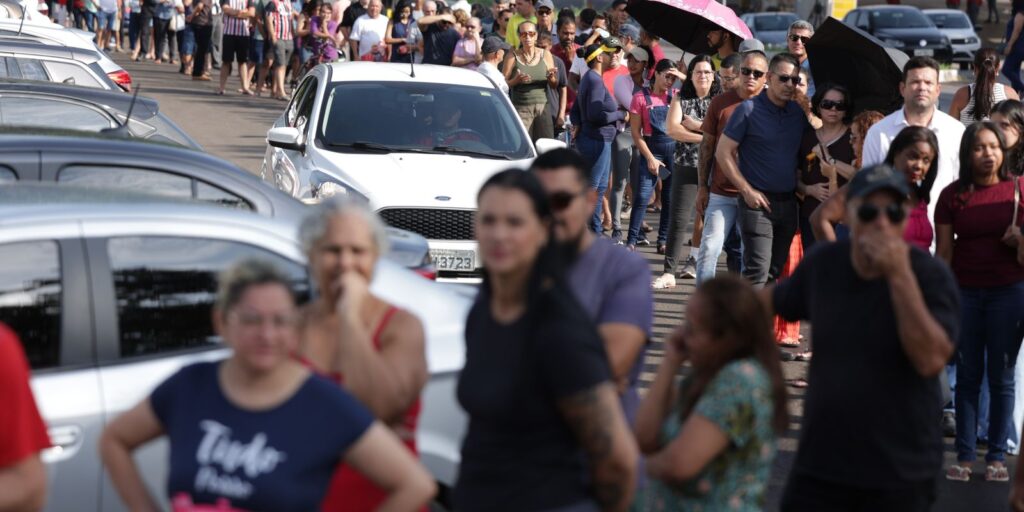 Campanha de Lula denuncia falta de transporte em nove estados campanha-de-lula-denuncia-falta-de-transporte-em-nove-estados